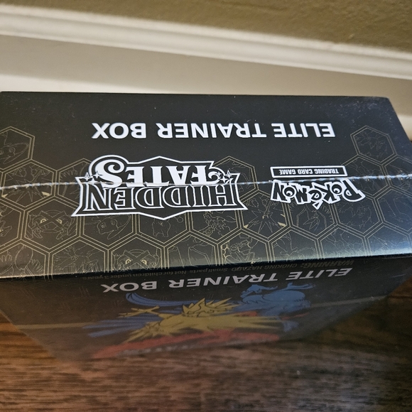 New Pokemon TCG Sun & Moon Hidden Fates Elite Trainer Box ETB Factory Sealed.  - Picture 8 of 9